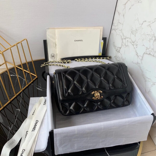 Cahnel Classic Flapbag Gold Hardware 23cm Black
